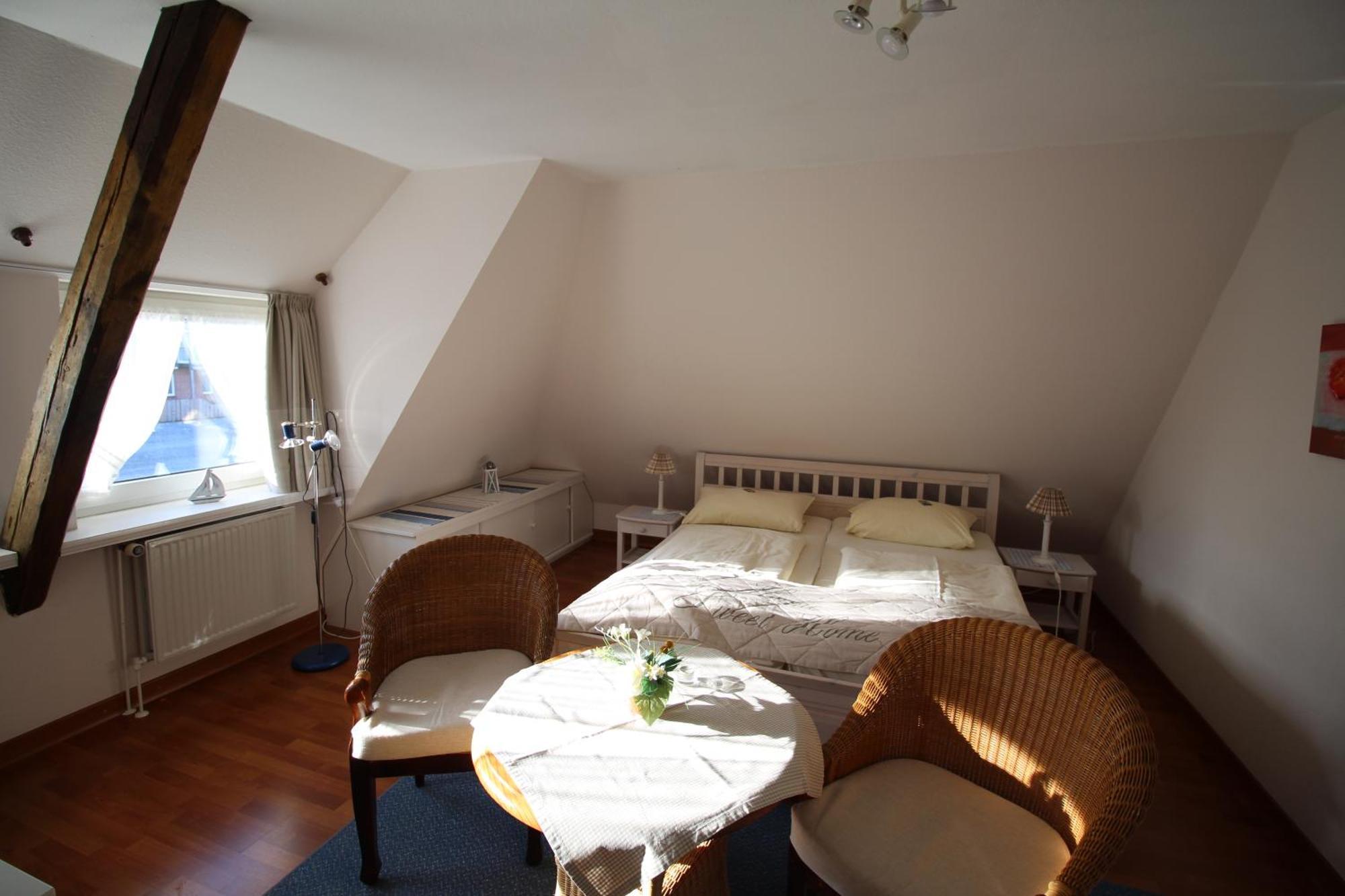 Hotel Garni Zur Post Utersum エクステリア 写真