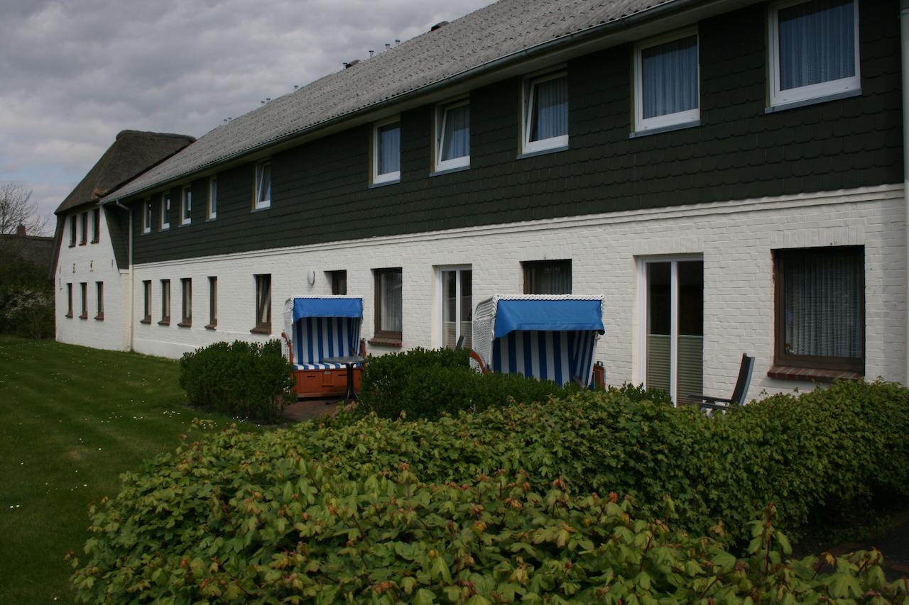 Hotel Garni Zur Post Utersum エクステリア 写真